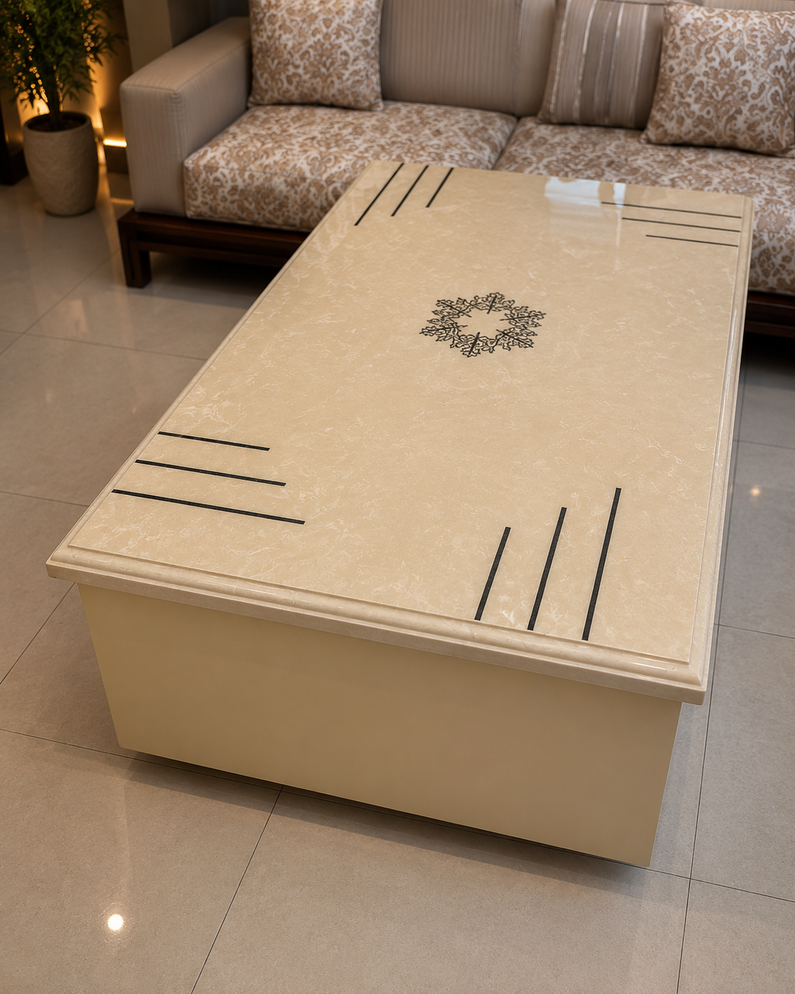 Crème Composite Design Table — Style 02